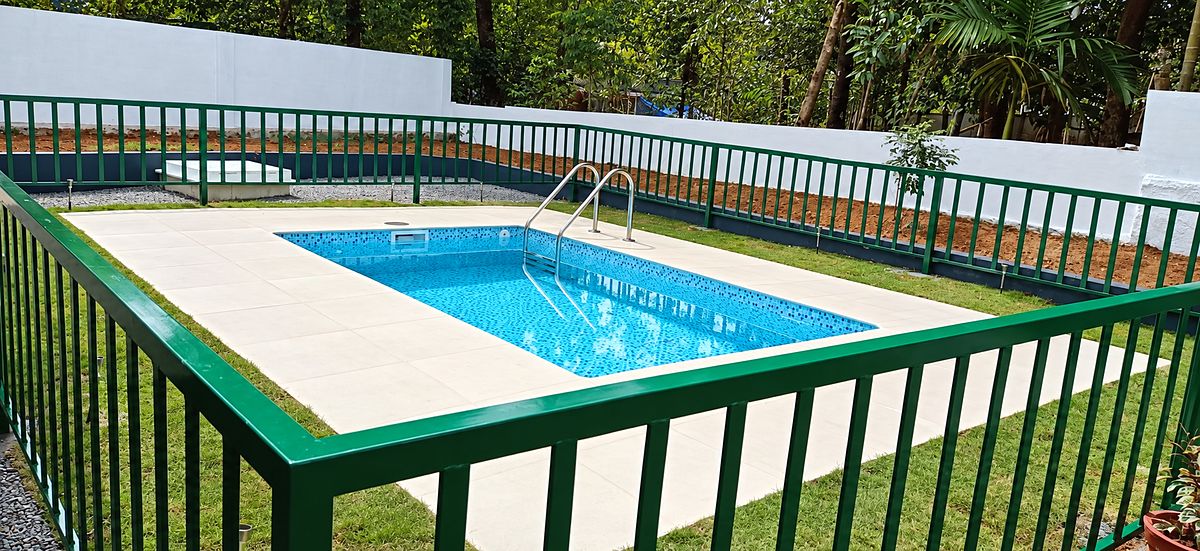 Edakunne 4 x 2.5 m readymade FRP pool by Moothedan