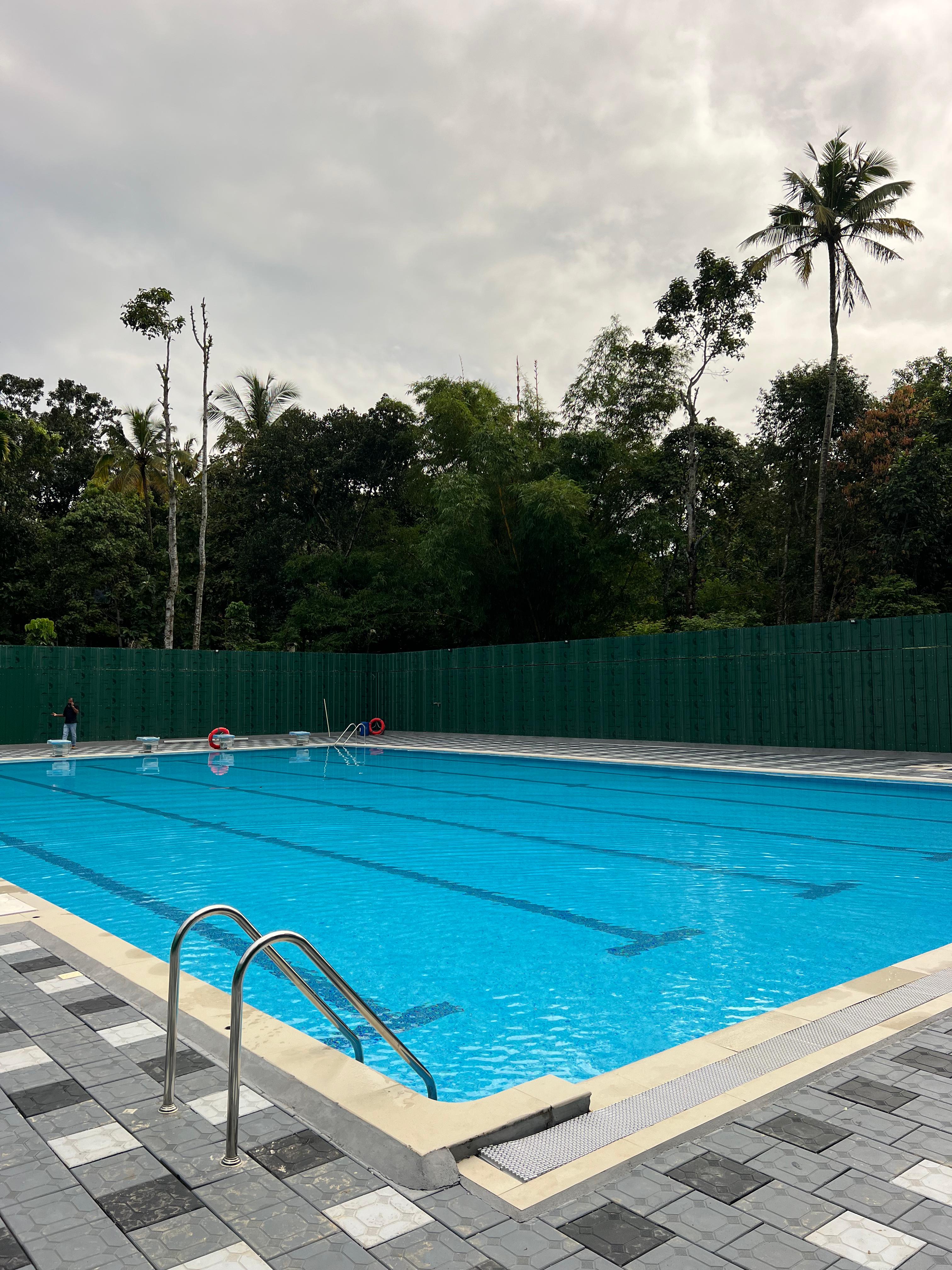 Real competition pool