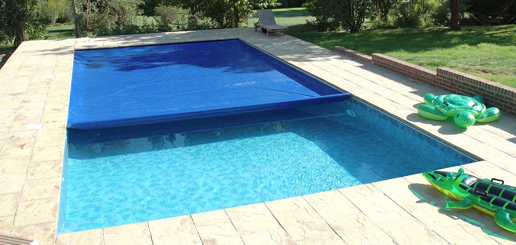 Real pool cover by Moothedan